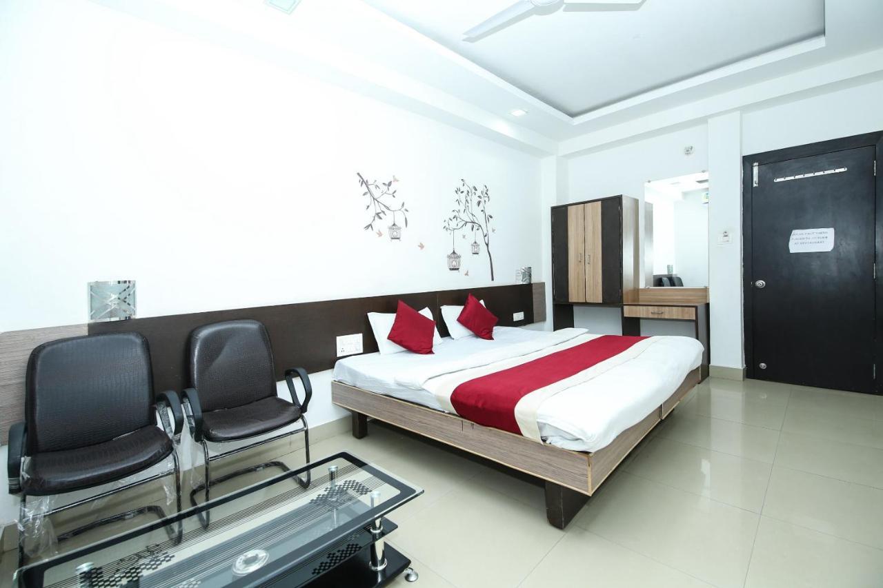 Oyo 3603 White Pearl Hotel Jabalpur Esterno foto