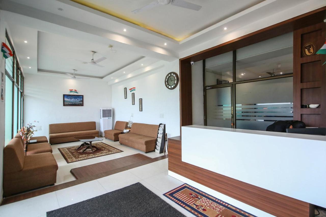 Oyo 3603 White Pearl Hotel Jabalpur Esterno foto
